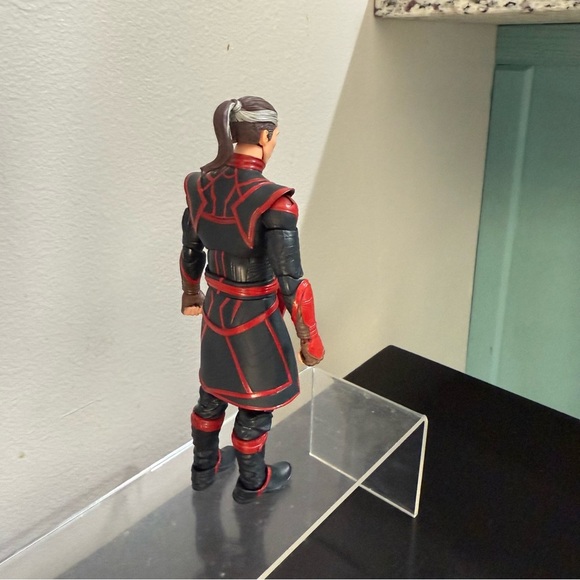 Marvel Legends Defender Strange Loose Figure - Picture 5 of 8